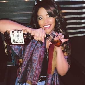 Meet your Posher, Arika